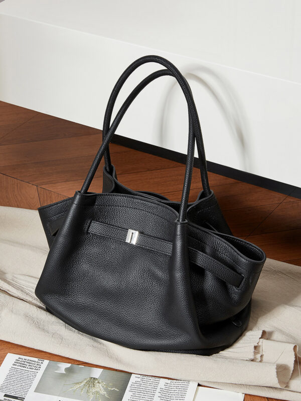 Sandy Shoulder Tote Bag